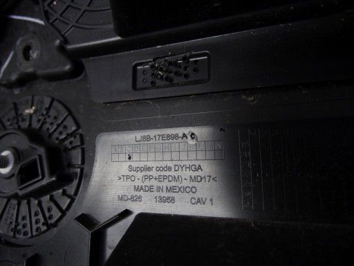 Форд Мустанг Маш-Е 20 - передній бампер LJ8B-17E898-AC оригінальний VS100951 фото