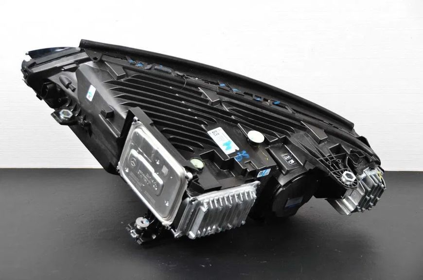Фара права Mercedes EQE SUV USA Digital Light A2949062202 1_21 фото